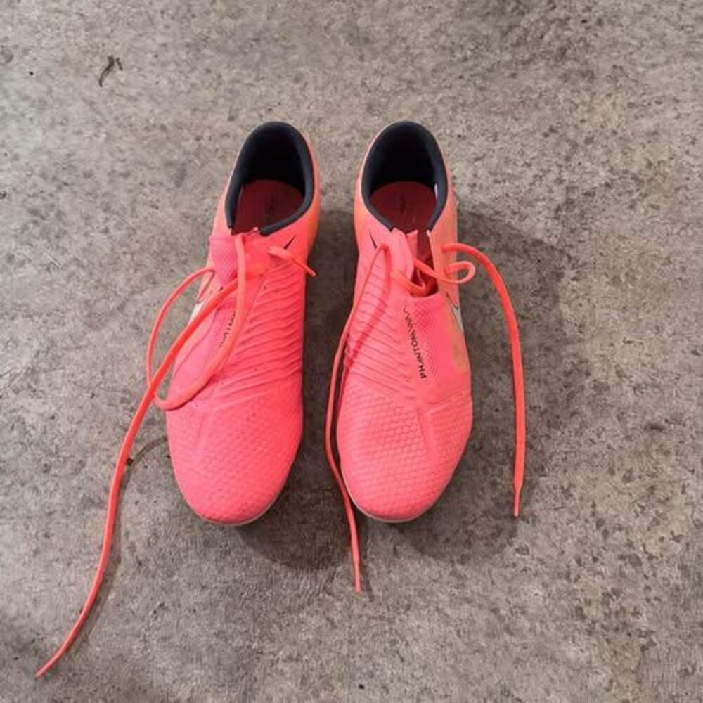 Nike men’s soccer cleats - Picture 4 of 4